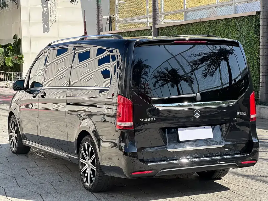 Mercedes-Benz V-Class 2023 из CN, фото 4
