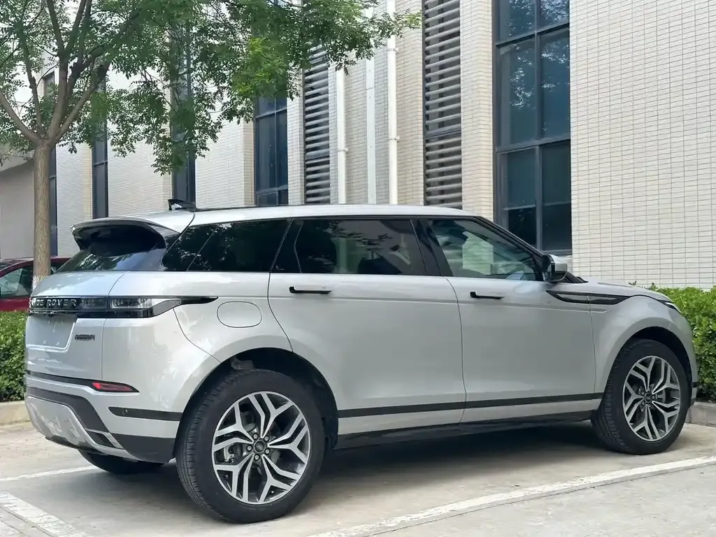 Land Rover Evoque PHEV — фото 10