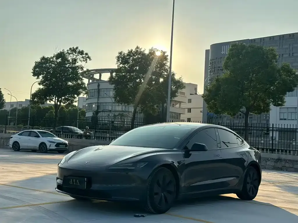 Tesla Model 3 2025 из CN, фото 3