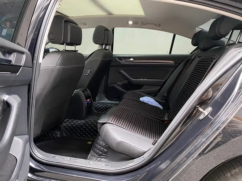 Volkswagen Magotan 2022 из CN, фото 8