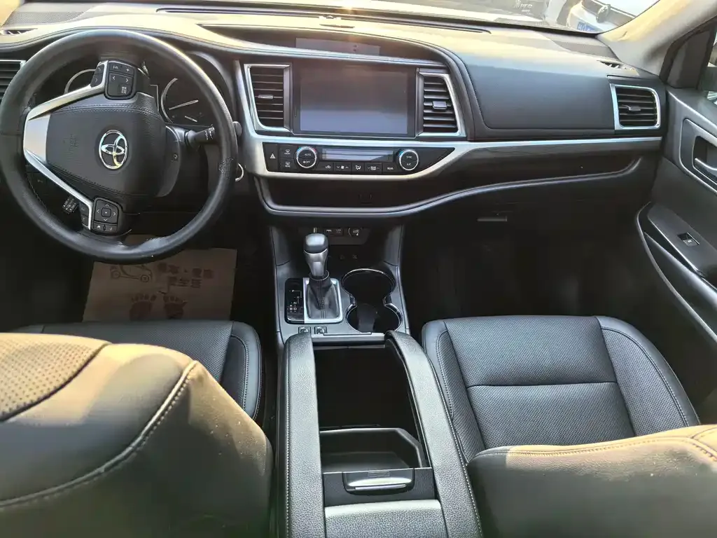 Toyota Highlander 2022 из CN, фото 8