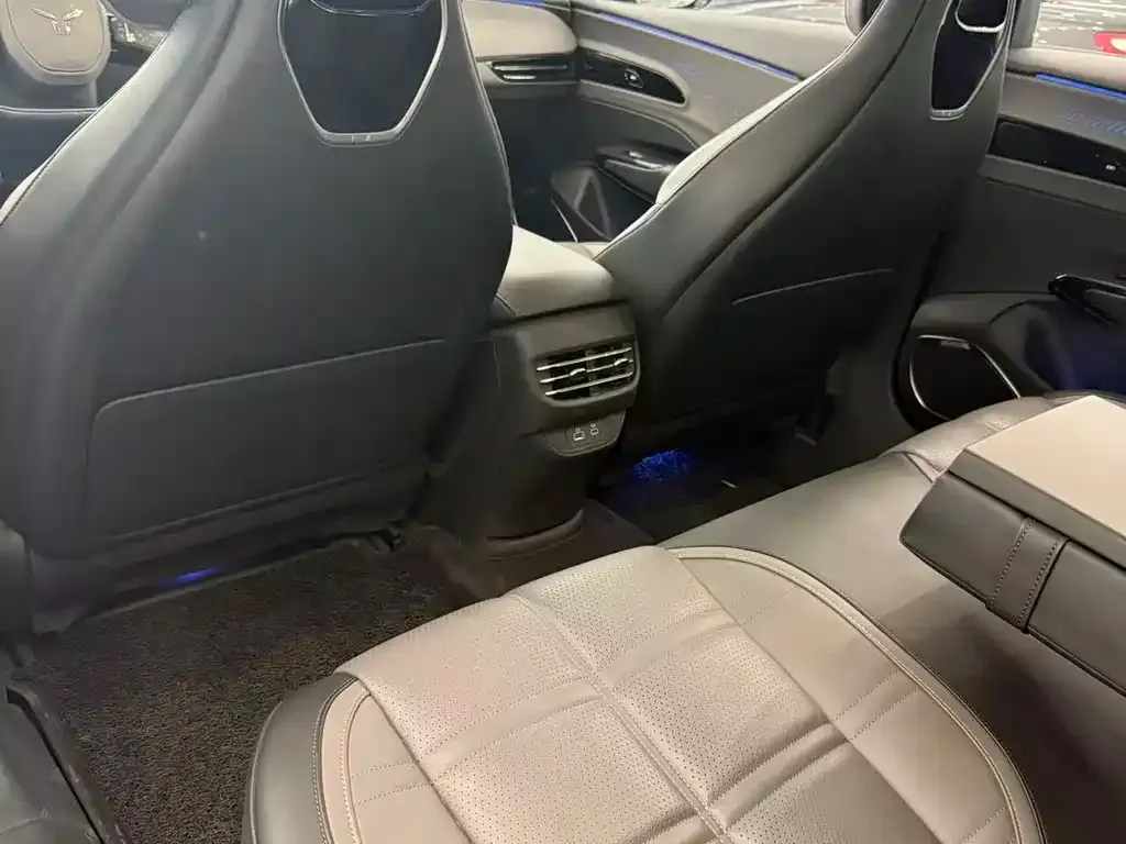 Hongqi EH7 2024 из CN, фото 5