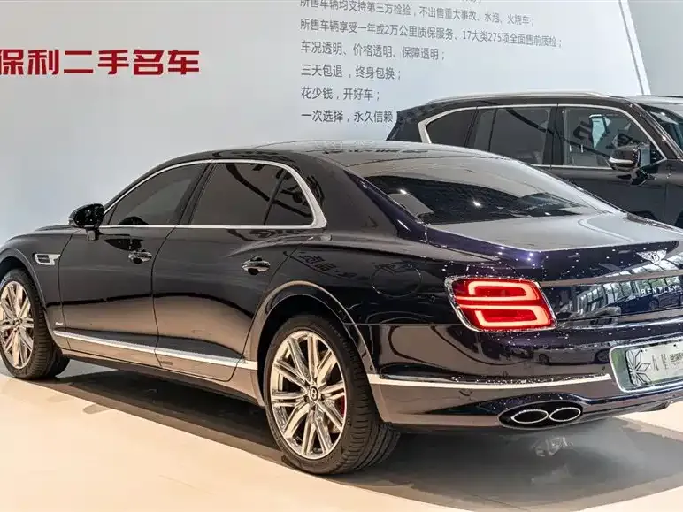 Bentley Flying Spur PHEV — фото 3