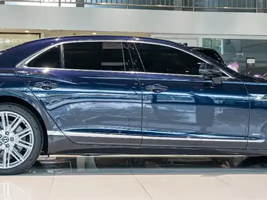 Bentley Flying Spur PHEV — фото 4