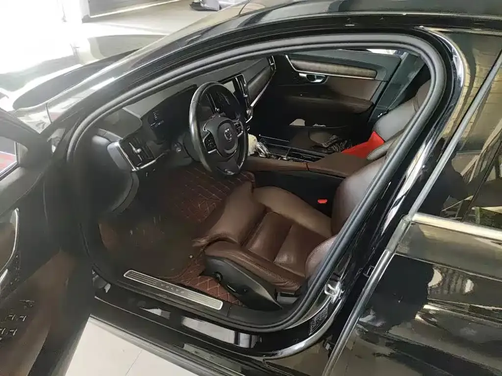 Volvo S90 2022 из CN, фото 3
