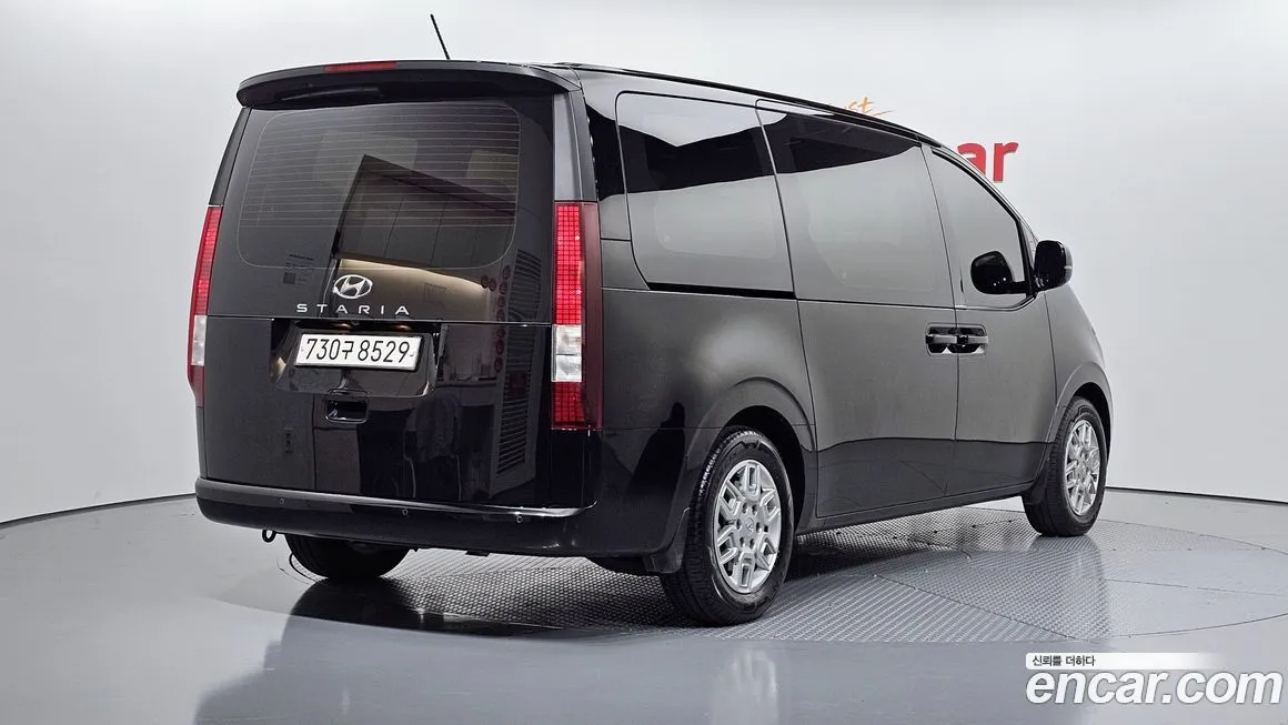 Hyundai Staria 2023 из KR, фото 2