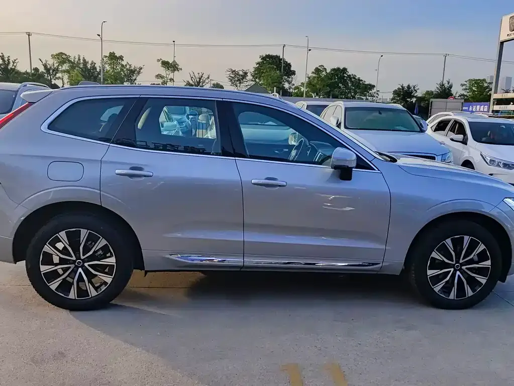 Volvo XC60 2023 из CN, фото 8