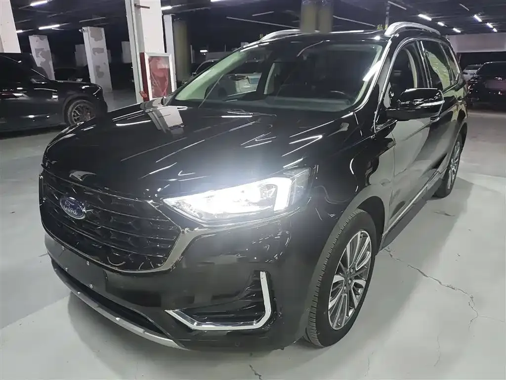 Ford Edge — фото 1