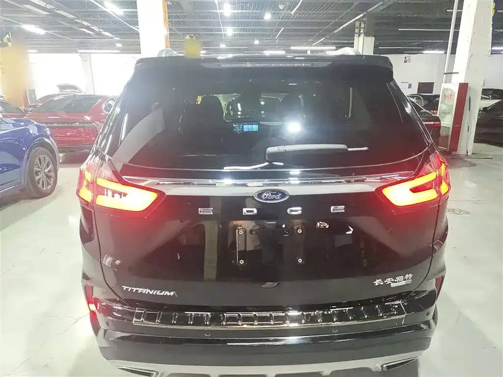 Ford Edge — фото 6