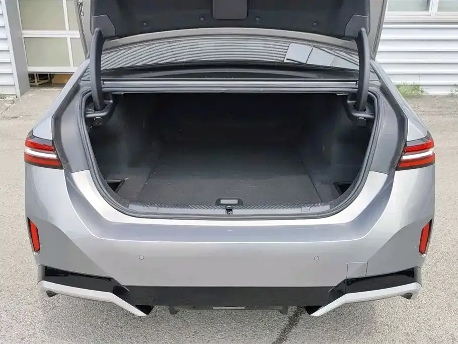 BMW i5 2024 из CN, фото 8