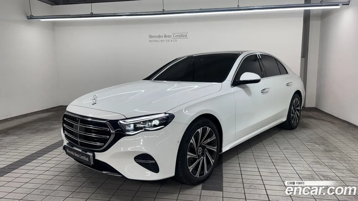 Mercedes-Benz E-Class — фото 1