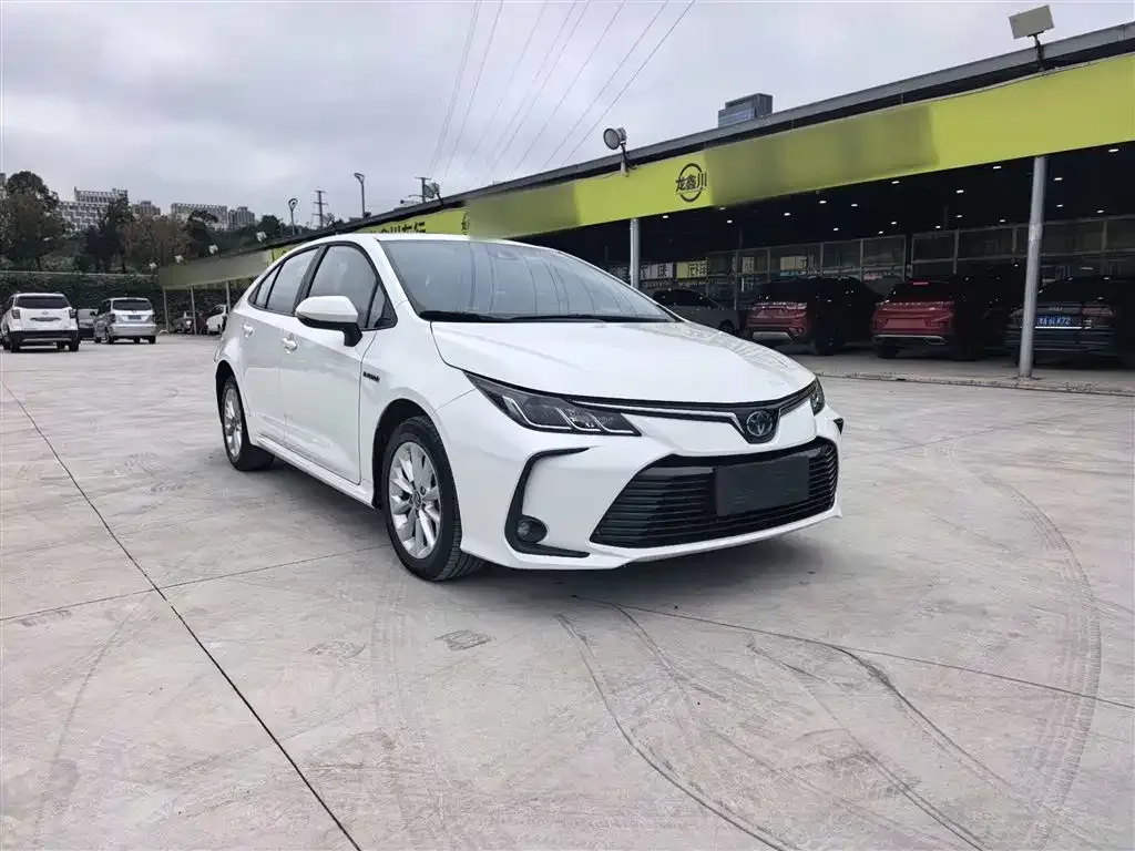 Toyota Corolla — фото 4