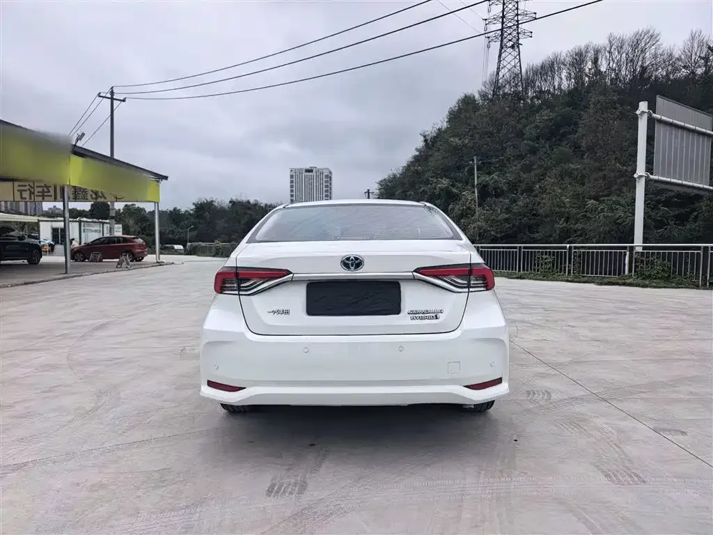Toyota Corolla — фото 6