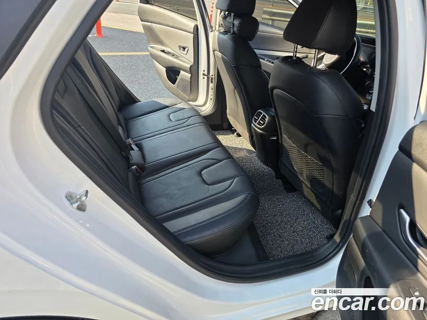 Hyundai AVANTE — фото 10