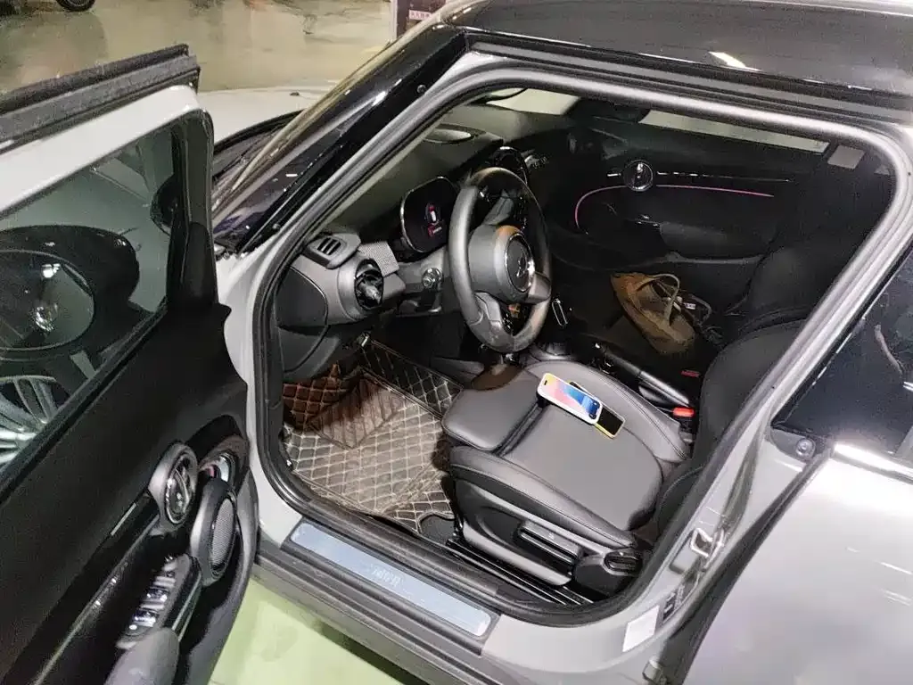 MINI Cooper (3-door) 2022 из CN, фото 2