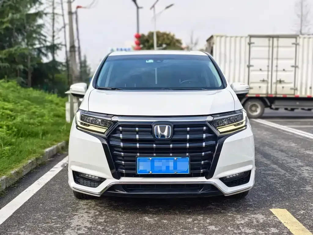 Honda Elysion 2022 из CN, фото 2