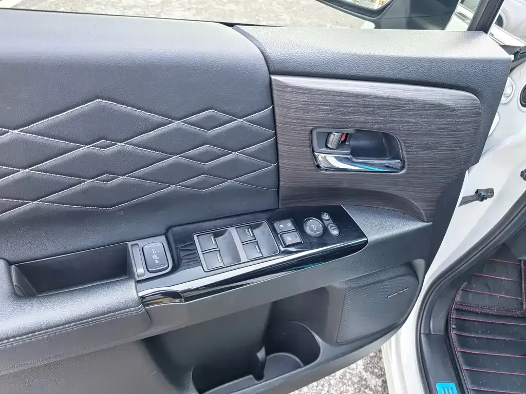 Honda Elysion 2022 из CN, фото 9