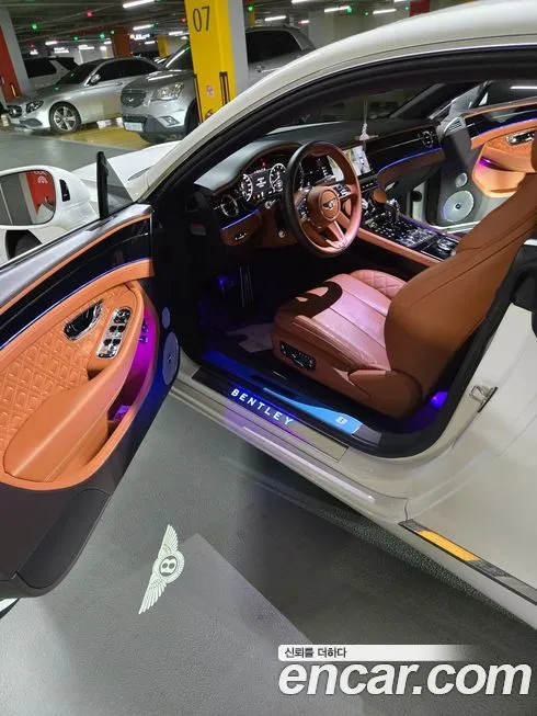 Bentley Continental 2021 из KR, фото 8