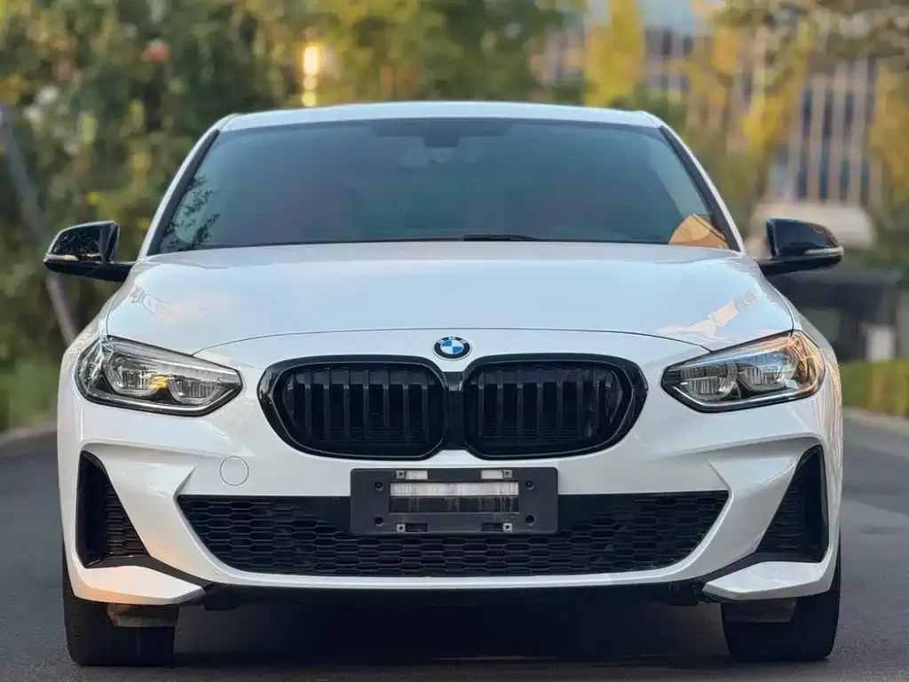 BMW 1 Series 2022 из CN, фото 1