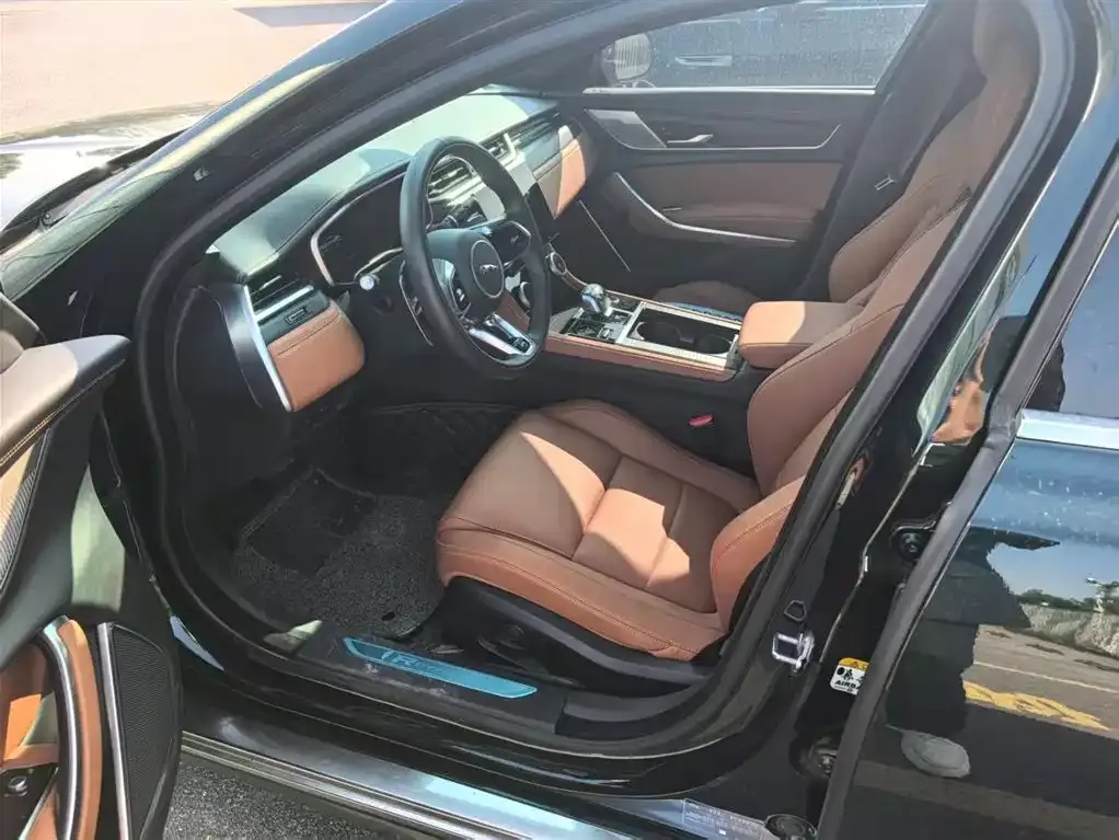 Jaguar XFL 2024 из CN, фото 7