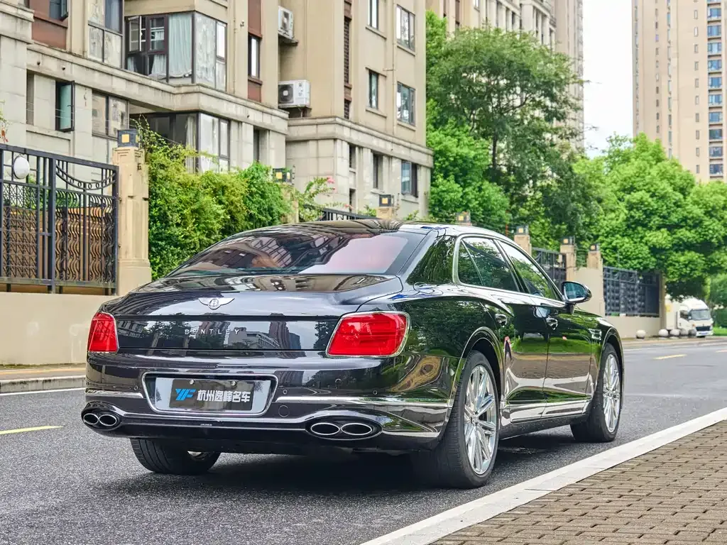 Bentley Flying Spur 2021 из CN, фото 9