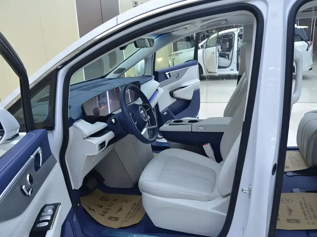 Buick GL8 Hybrid 2024 из CN, фото 4