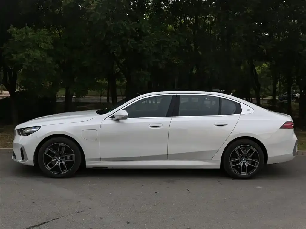 BMW i5 2024 из CN, фото 3