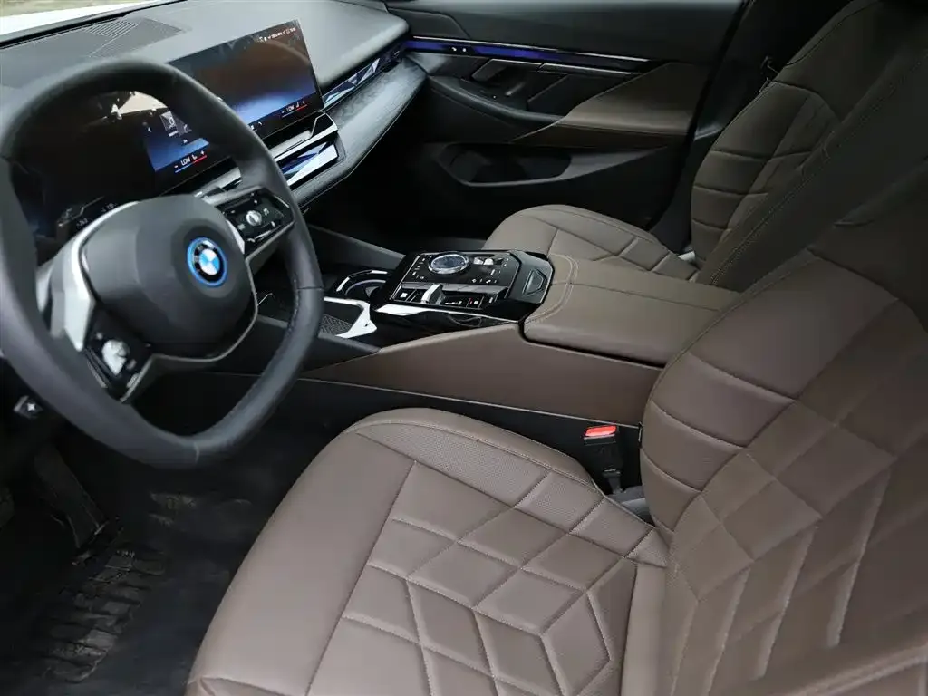 BMW i5 2024 из CN, фото 8
