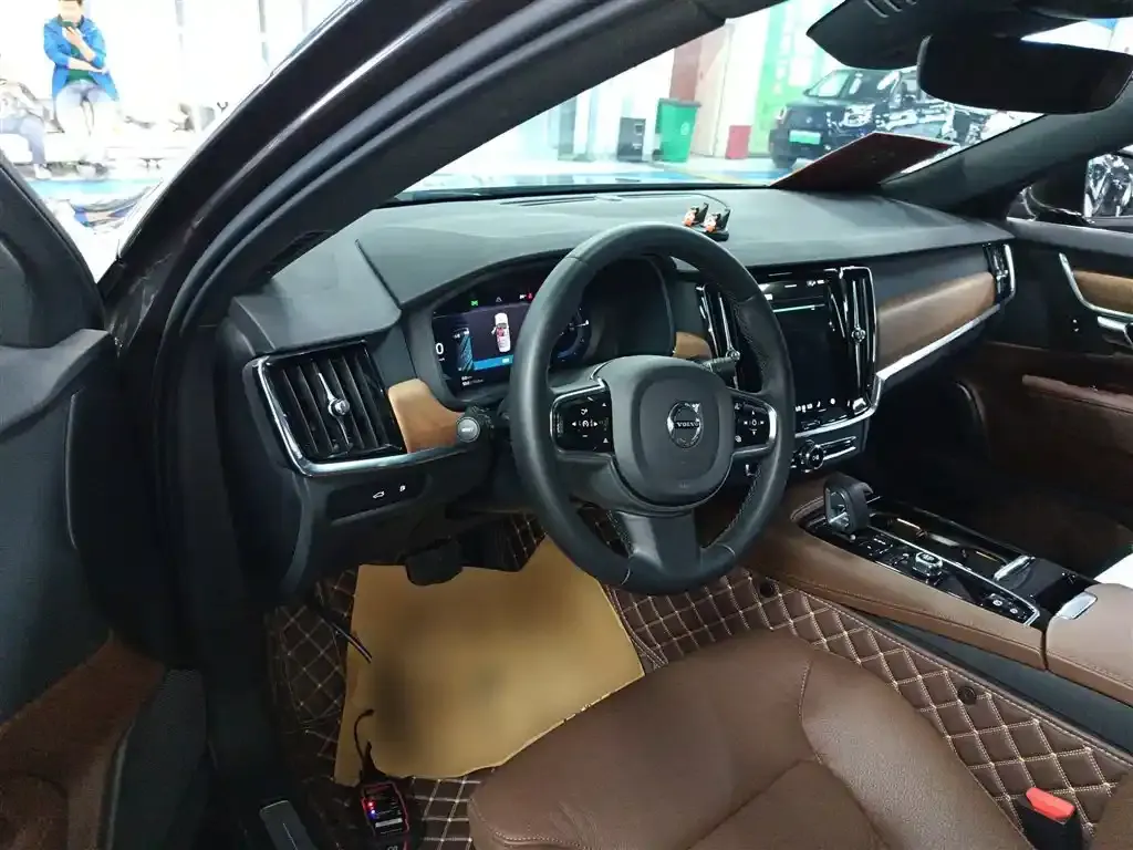 Volvo S90 PHEV 2022 из CN, фото 10