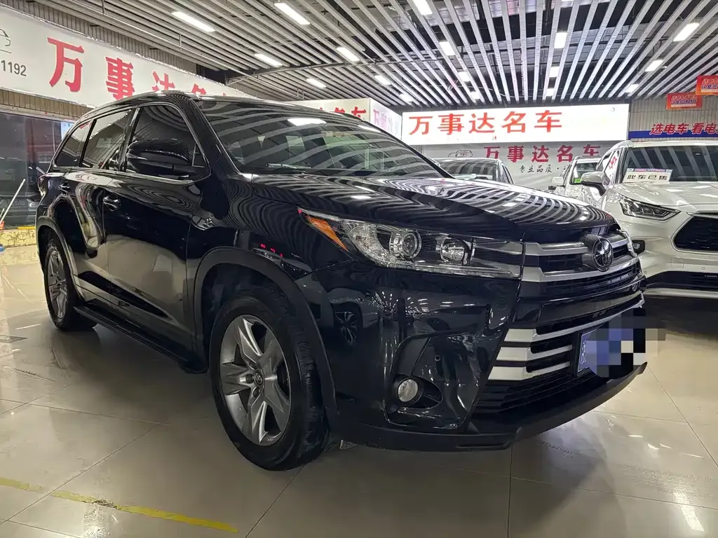 Toyota Highlander — фото 3