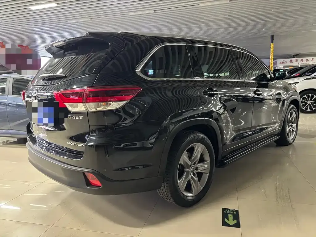 Toyota Highlander — фото 4