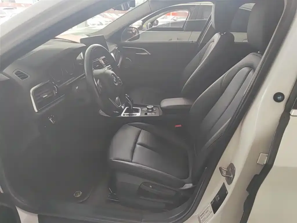 BMW 1 Series 2021 из CN, фото 2