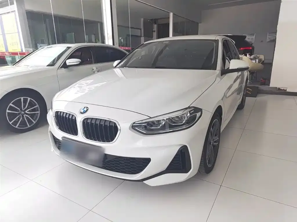 BMW 1 Series 2021 из CN, фото 3
