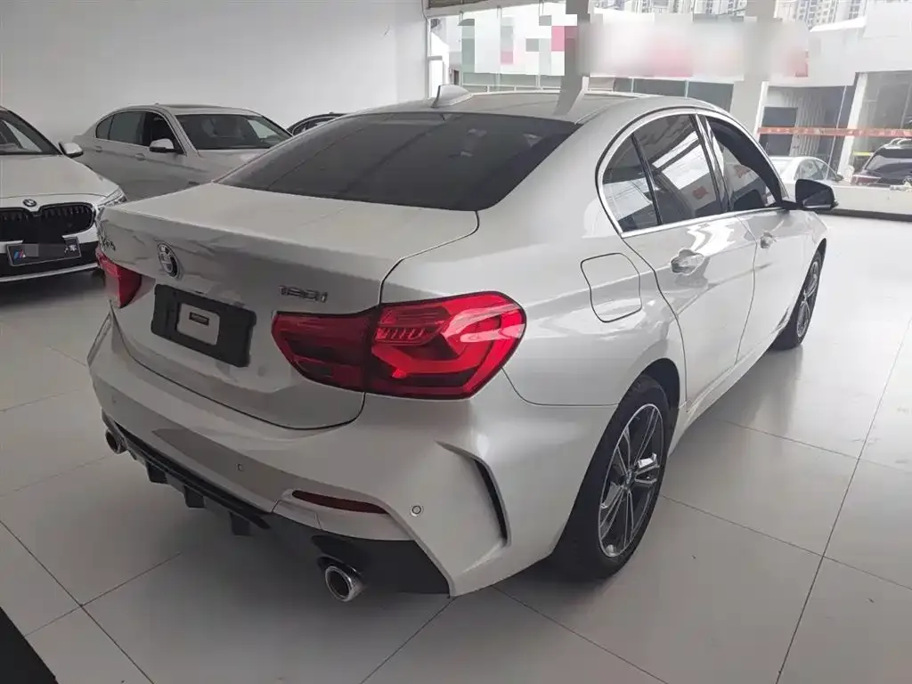 BMW 1 Series 2021 из CN, фото 7