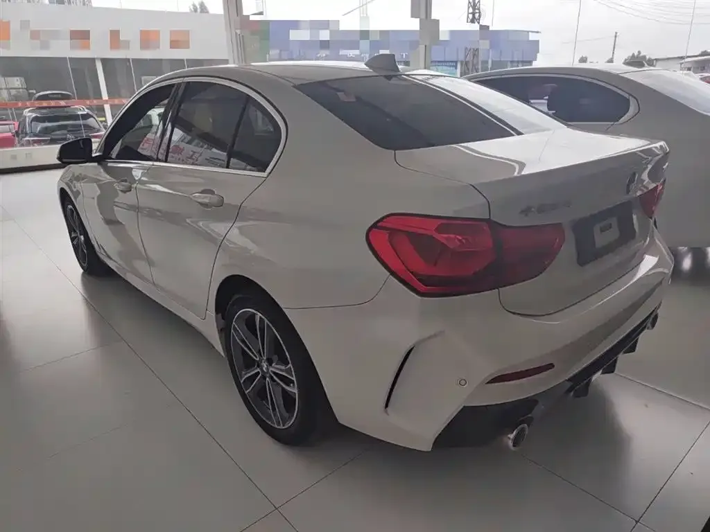 BMW 1 Series 2021 из CN, фото 9