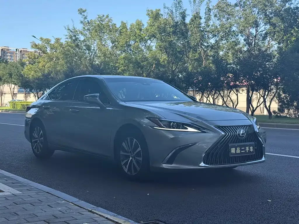 Lexus ES — фото 2