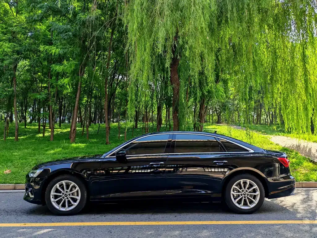 Audi A6L 2023 из CN, фото 3