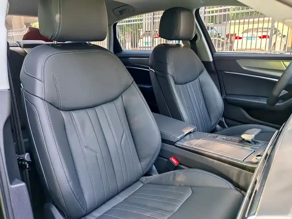 Audi A6L 2023 из CN, фото 7