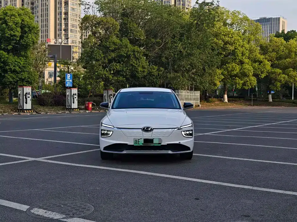 Hyundai Mistra New Energy 2023 из CN, фото 2