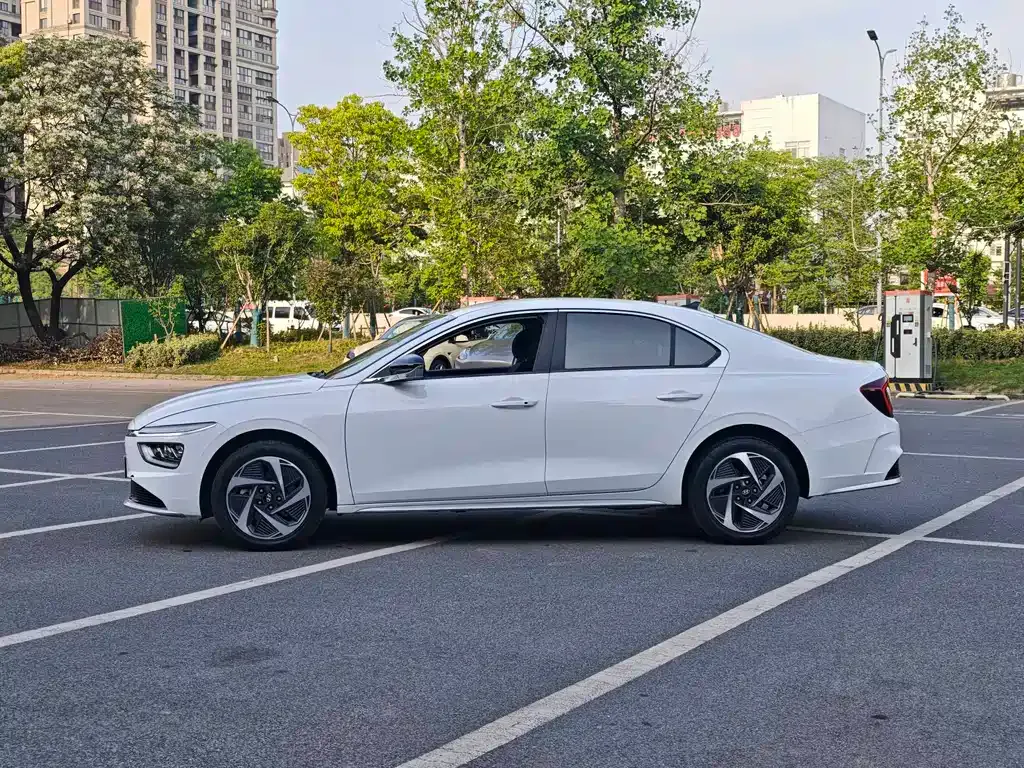 Hyundai Mistra New Energy 2023 из CN, фото 4
