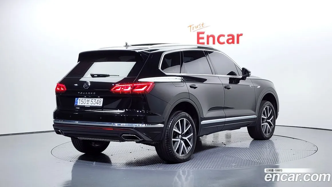 Volkswagen Touareg 2023 из KR, фото 2