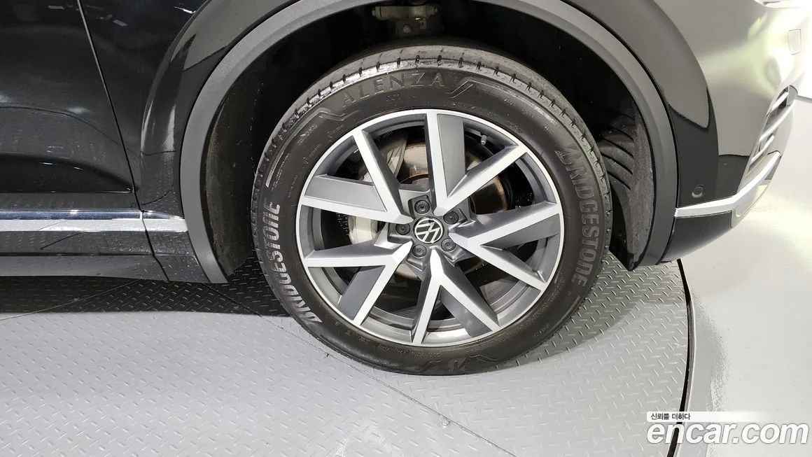 Volkswagen Touareg 2023 из KR, фото 5