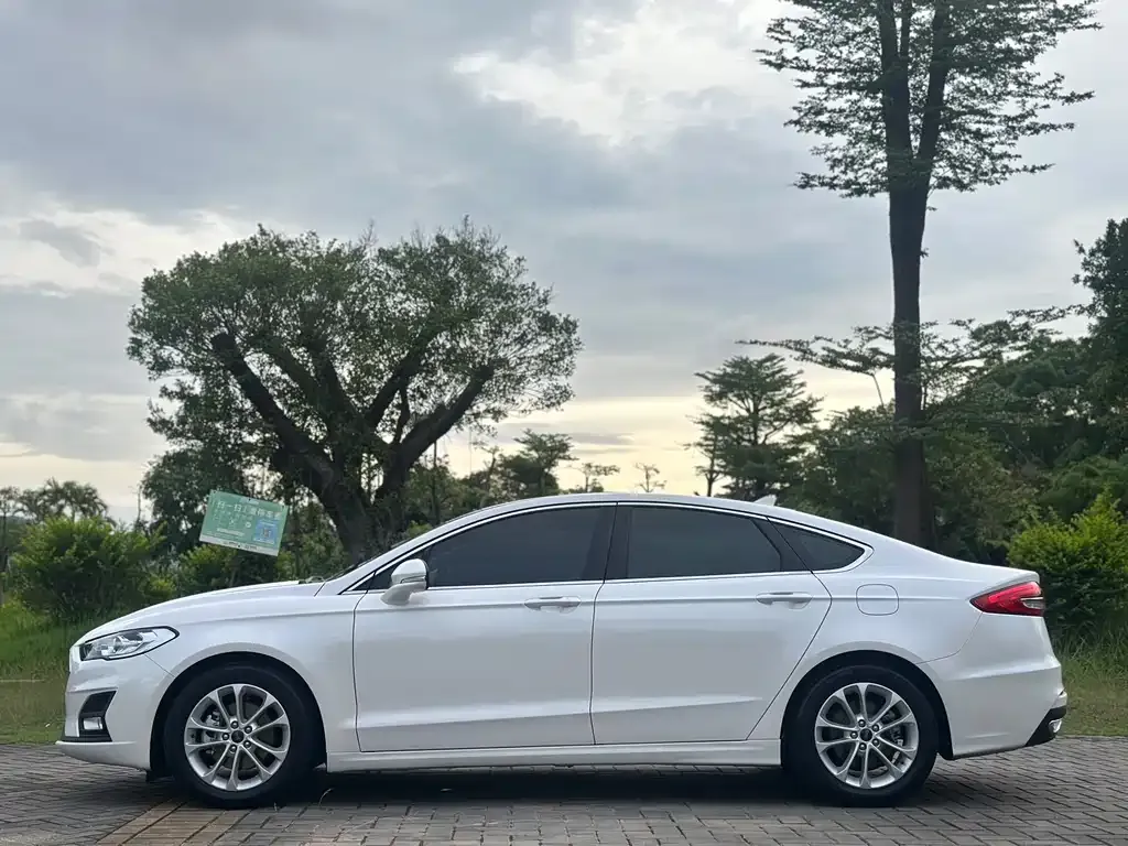 Ford Mondeo 2021 из CN, фото 5