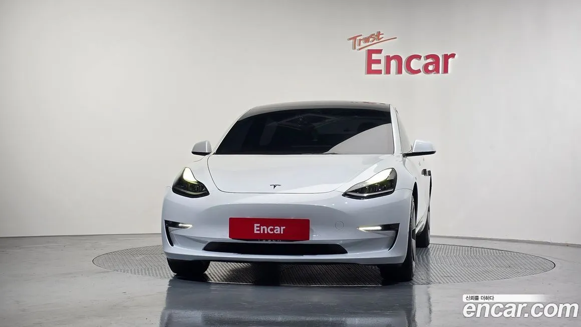 Tesla Model 3 — фото 3