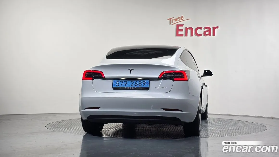 Tesla Model 3 — фото 4