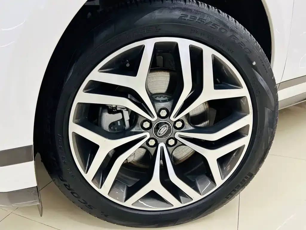 Land Rover Evoque PHEV 2022 из CN, фото 3
