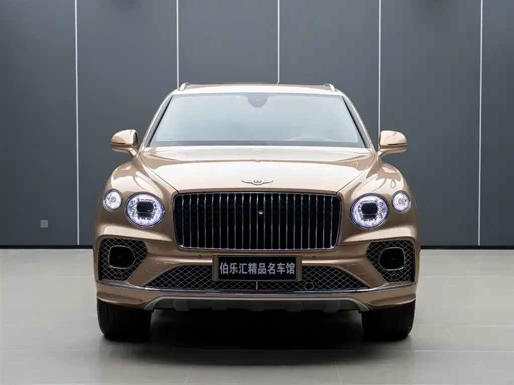 Bentley Bentayga 2023 из CN, фото 3