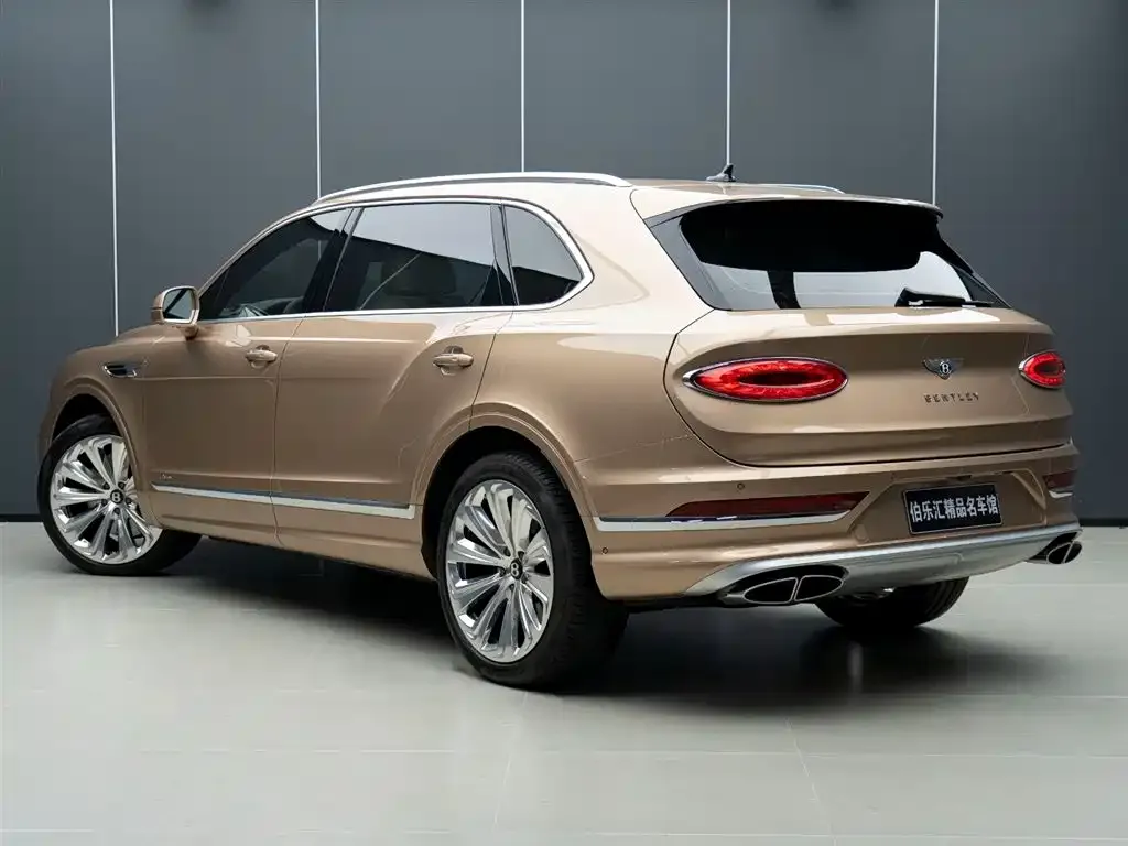 Bentley Bentayga 2023 из CN, фото 4