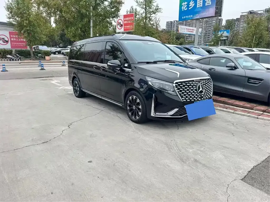 Mercedes-Benz V-Class 2025 из CN, фото 2