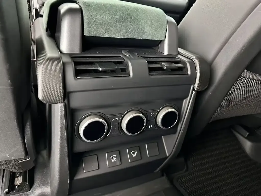 Land Rover Defender 2023 из CN, фото 9